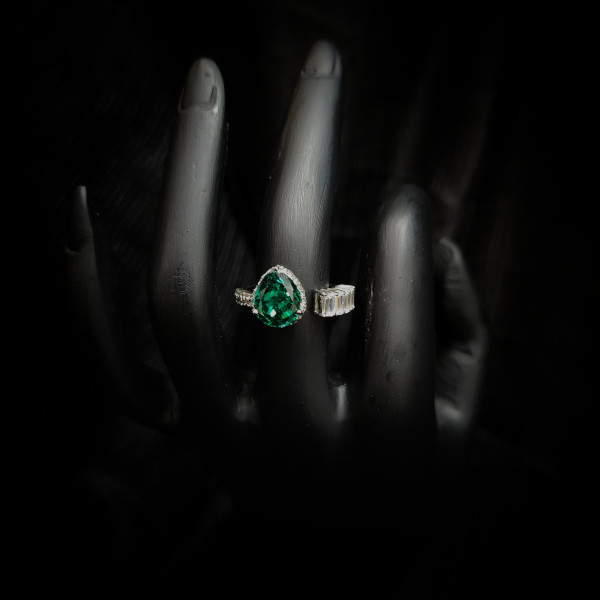 Flexi Emerald Ring